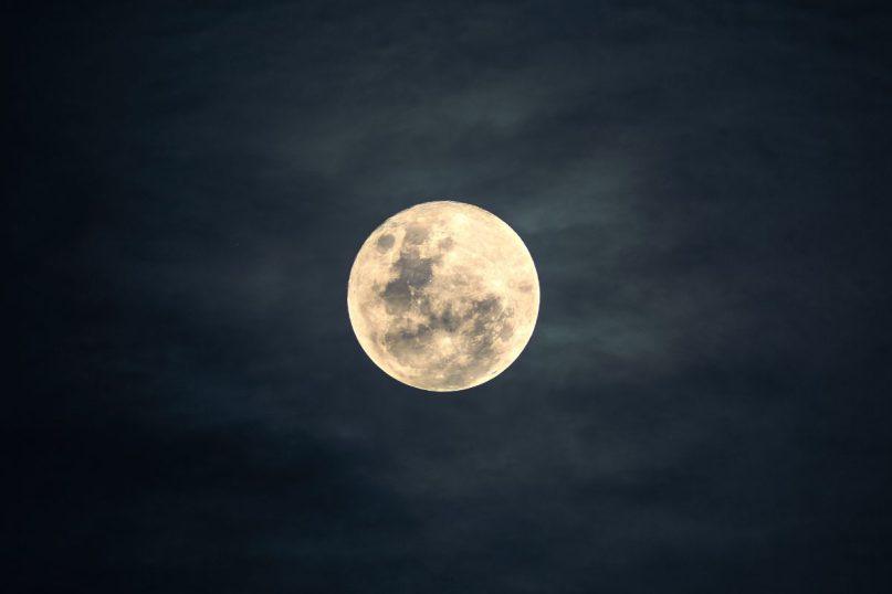 Ką užfiksuos pirmasis radijo teleskopas nematomoje Mėnulio pusėje