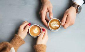 Kada iš tiesų geriausias metas mėgautis kava rytais?
