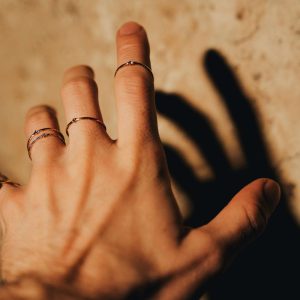 Kaip teisingai nešioti žiedus, kad į gyvenimą pritrauktumėte pinigus, sveikatą ir meilę?