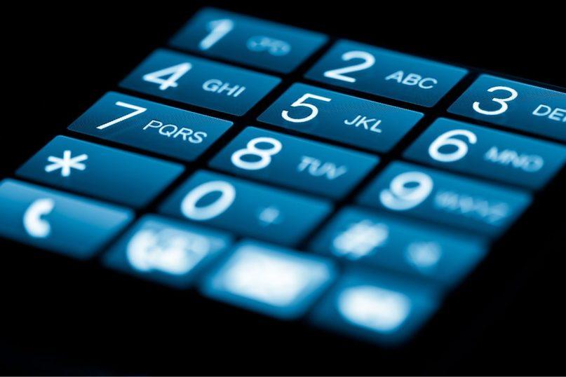 Kodėl Z karta vis dažniau išmaino išmaniuosius į telefonus su mygtukais?