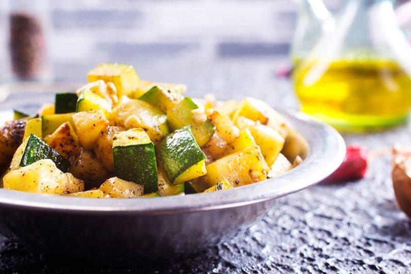 Kokie 3 ingredientai pagerins keptų cukinijų skonį