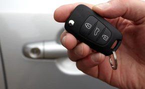 Kokius triukus galite atlikti su automobilio rakteliu?