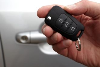 Kokius triukus galite atlikti su automobilio rakteliu?