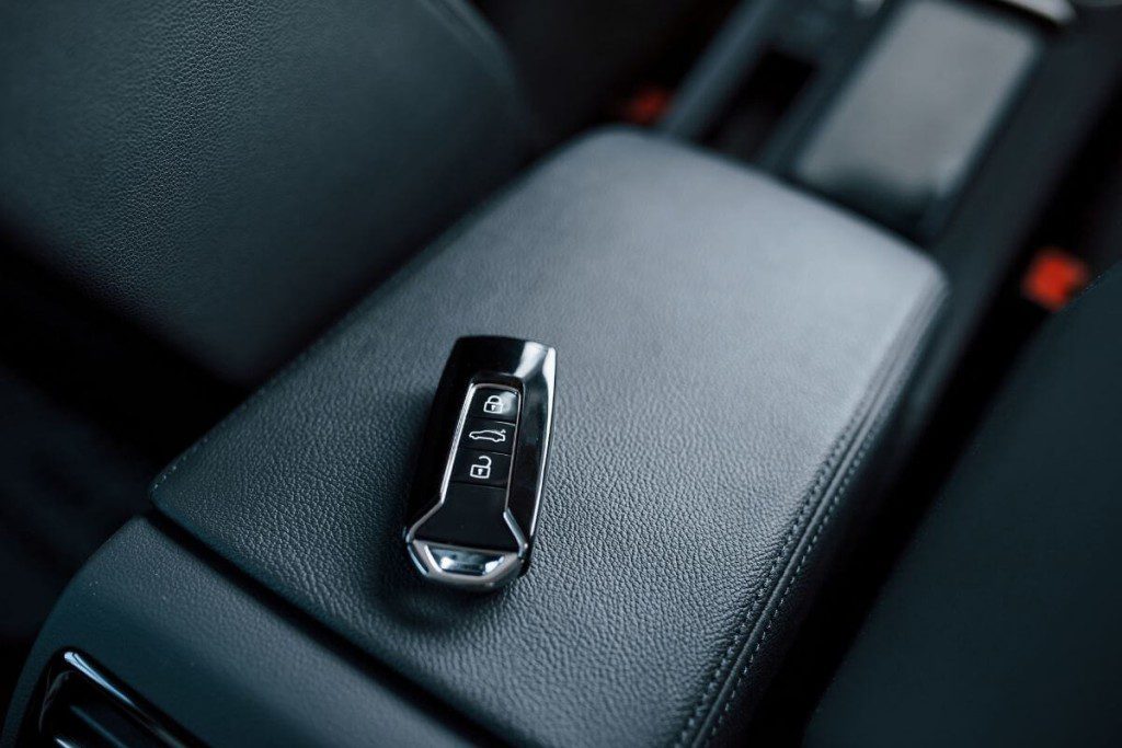 Kokius triukus galite atlikti su automobilio rakteliu? Automobilio užvedimas