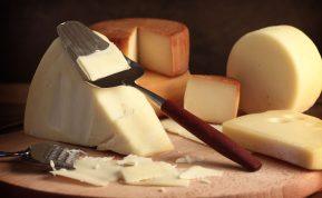 Koks sūrio kiekis gali būti naudingas sveikatai