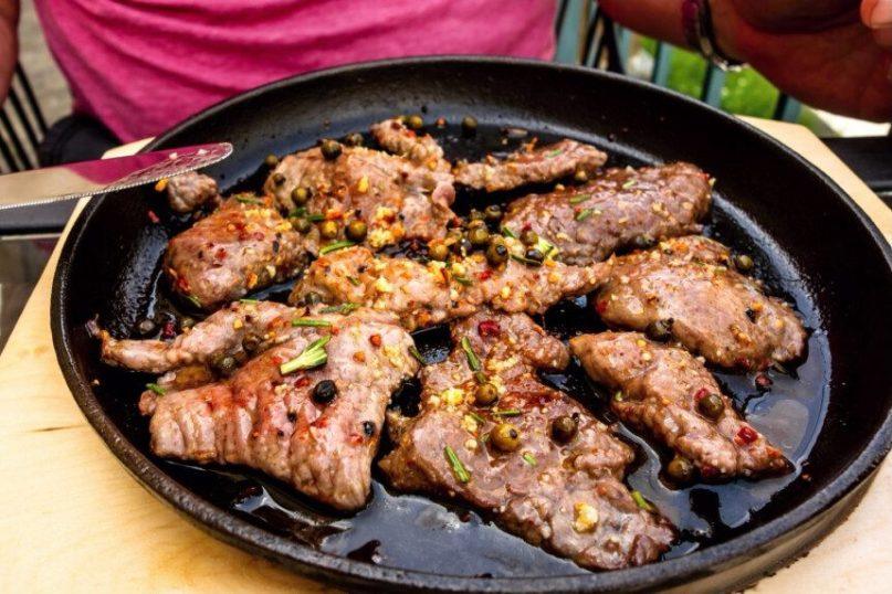 Lipni sojų ir imbiero kiauliena kepta orkaitėje