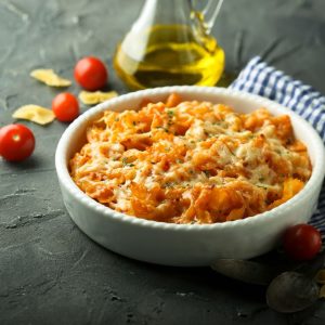 Makaronų apkepas su mėsos padažu