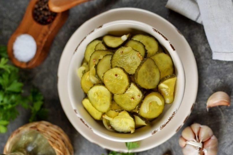 Marinuoti agurkų griežinėliai