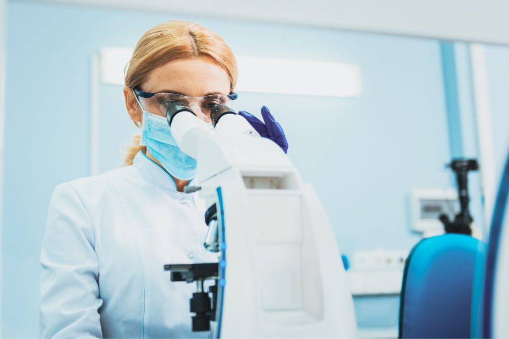 Mokslininkų atrasta genų mutacija žada perversmą sveikatos apsaugoje. Naujoviški eksperimentai su mrna technologija