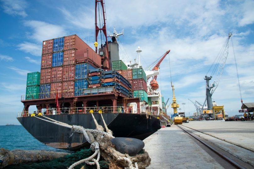 Naujasis Trumpo smūgis puslidininkiams, energijos geopolitikai ir kitoms prekėms. Kentės ir smulkusis verslas