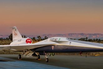 Nuotraukos šaltiis: nasa.gov. NASA X 59 Quiet Supersonic Transport. NASA po 50 metų trukusio draudimo vėl grįžta prie viršgarsinės idėjos