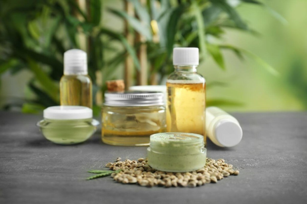 Odos priežiūra rudenį. Tinkamos priemonės be odą sausinančių ingredientų