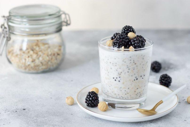 Per naktį brinkintos avižos su gervuogėmis