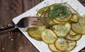 Peraugusius agurkus taip pat galite konservuoti: jau daug metų naudoju tik šį receptą