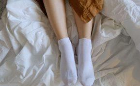 Ši paprasta gudrybė padės išplauti net ir labai nešvarias baltas kojines