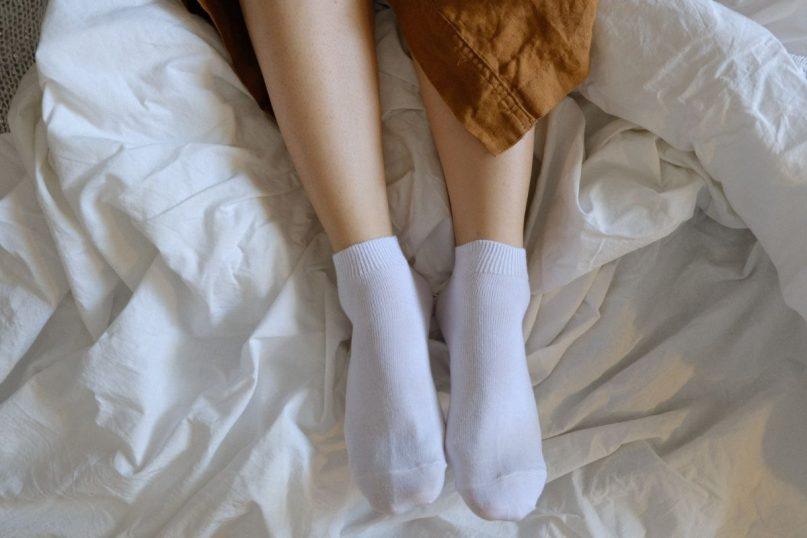 Ši paprasta gudrybė padės išplauti net ir labai nešvarias baltas kojines