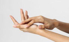 Šis „Soap Nails“ nagų lakavimo trendas jau spėjo užkariauti minimalistų širdis