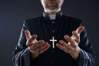 Šokiruojantis nusikaltimas kaimyninėje Lenkijoje: kunigas kaltinamas žiauria žmogžudyste