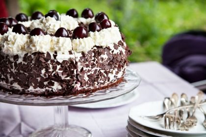 Šokoladinis tortas su vyšniomis