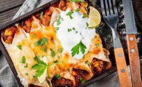 Tortilijos įdarytos pupelėmis ir užkeptos sūriu