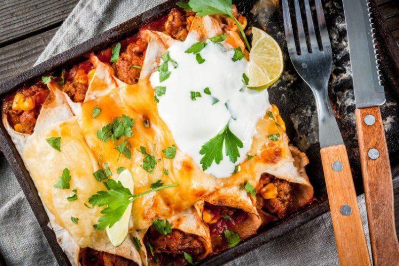 Tortilijos įdarytos pupelėmis ir užkeptos sūriu