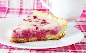 Trapios tešlos pyragas su avietėmis