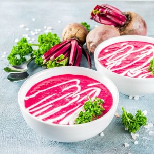 Trinta burokėlių sriuba su kokosų pienu