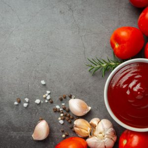 Užderėjo daug pomidorų? Iš jų išeis puikaus skonio naminis pomidorų kečupas!