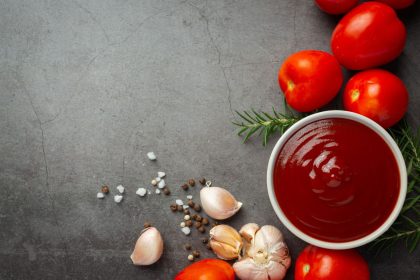 Užderėjo daug pomidorų? Iš jų išeis puikaus skonio naminis pomidorų kečupas!