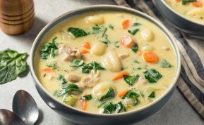 Vištienos ir bulvių virtinukų sriuba