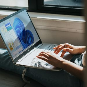 Windows 11 gali pasikeisti neatpažįstamai: užkulisiuose gimsta naujas dirbtinio intelekto įrankis