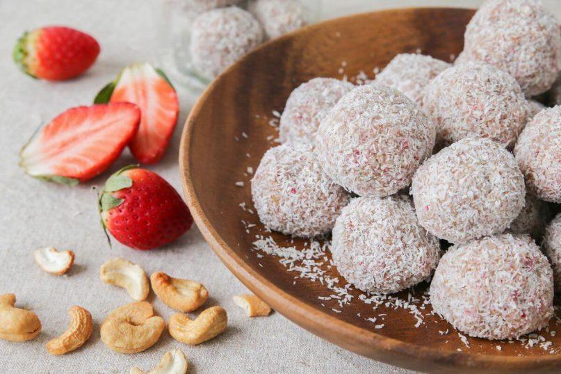 Braškių rutuliukai: sveikas ir greitas užkandis