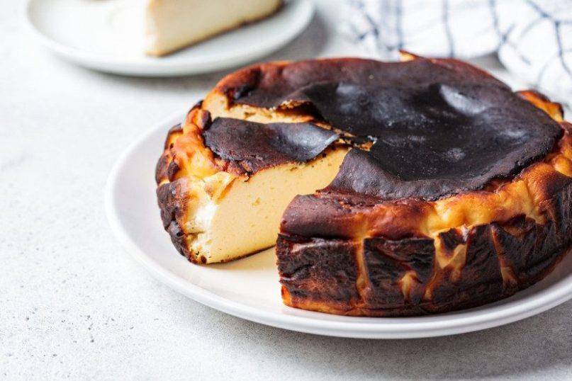 Degintas baskų sūrio pyragas