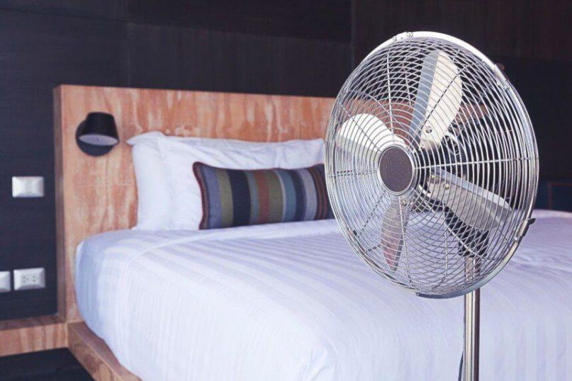 Dėl šių priežasčių daugiau nebemiegosite po ventiliatoriumi