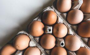 Geriausi kiaušinių pakaitalai: kuo juos pakeisti kepiniuose?