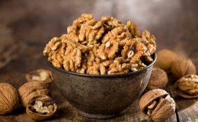 Graikiniai riešutai pusryčiams: geresnė atmintis ir greitesnė reakcija