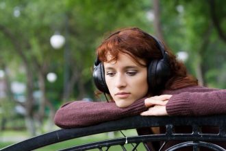 Gydomoji liūdnos muzikos galia: kodėl ji mum kelia malonumą?