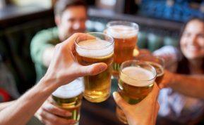 In vino veritas: ar iš tikrųjų išgėrę žmonės sako tiesą?