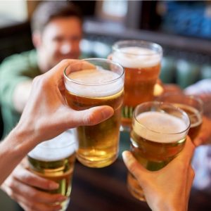 In vino veritas: ar iš tikrųjų išgėrę žmonės sako tiesą?