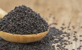 Juodosios sezamo sėklos – mažos, bet galingos: nauda širdžiai, odai ir kepenims
