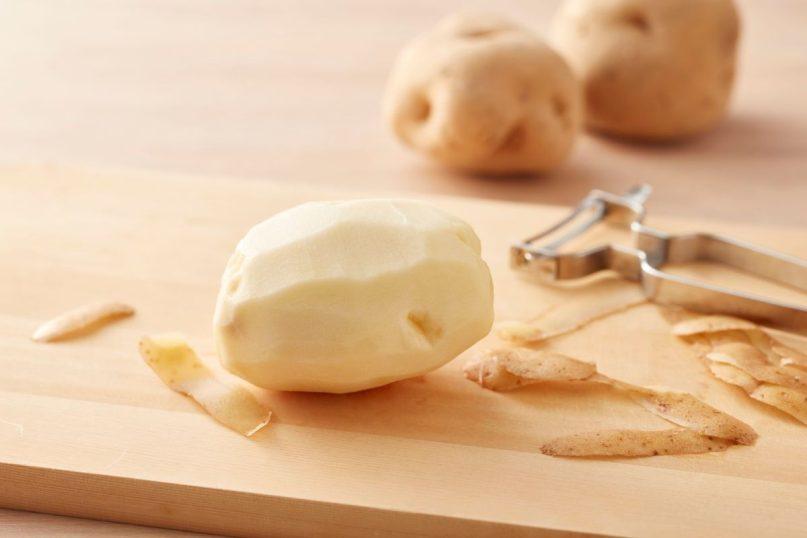 Juoduojančios bulvės: ar jas saugu valgyti ir kaip to išvengti?