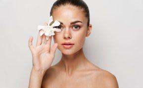 Ką valgyti, kad oda spindėtų: mitybos specialistės patarimai gražesnei odai