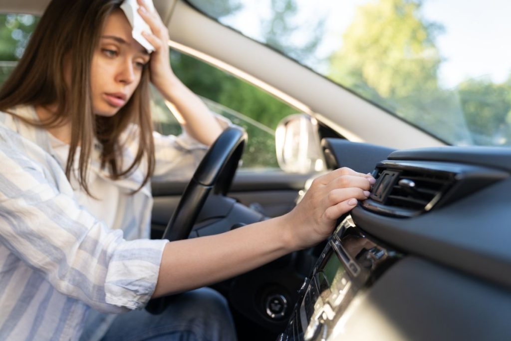 Kaip atvėsinti automobilį be kondicionieriaus?