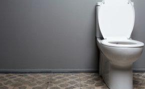 Kaip natūraliai pašalinti nemalonų kvapą vonioje