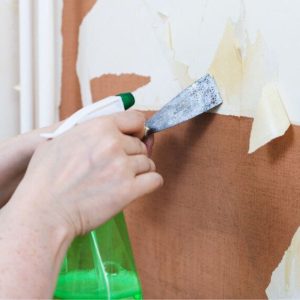 Kaip saugiai ir lengvai pašalinti senus tapetus: žingsnis po žingsnio