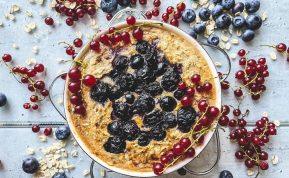 Kepta avižinė košė su grūdėta varške