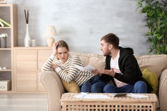 Kodėl grįžtame pas toksišką vyrą: 6 pamokos, kurios atveria akis