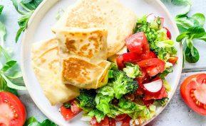 Lietiniai blynai su kreminiu sūriu ir lašiša