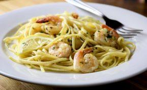 Makaronai su krevetėmis, citrininiu padažu šventinei vakarienei