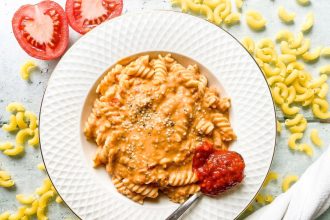 Makaronai su pupelių ir saulėje džiovintų pomidorų padažu